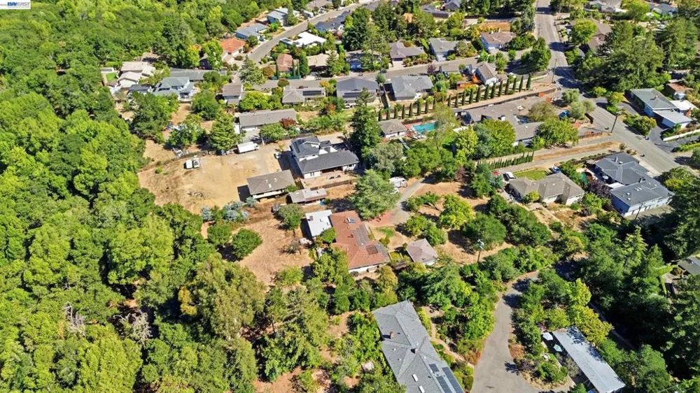 4618 Ewing Rd Castro Valley, CA 94546