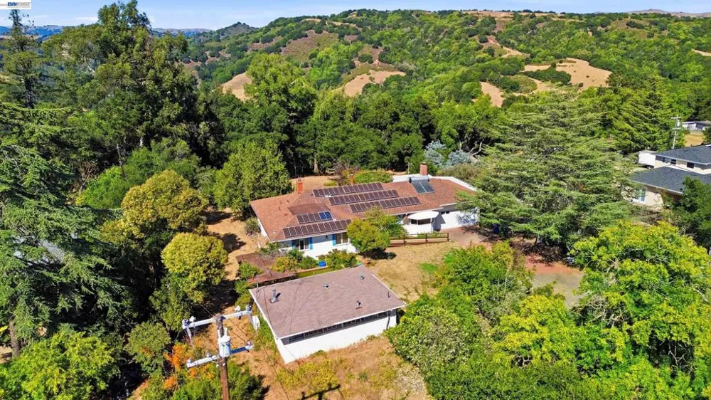 4618 Ewing Rd Castro Valley, CA 94546