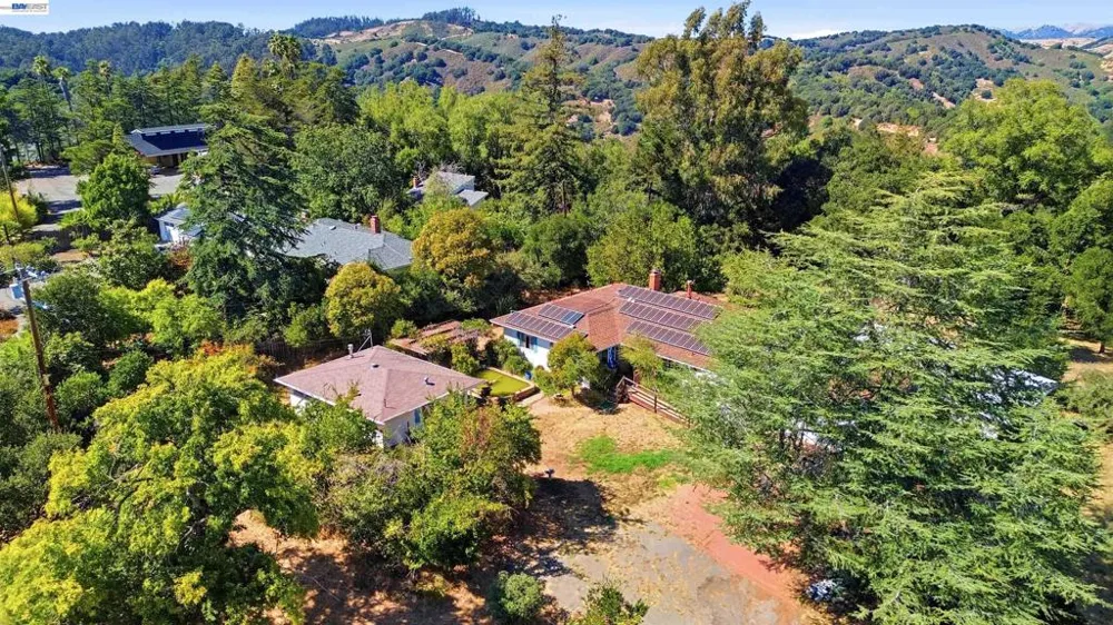 4618 Ewing Rd Castro Valley, CA 94546
