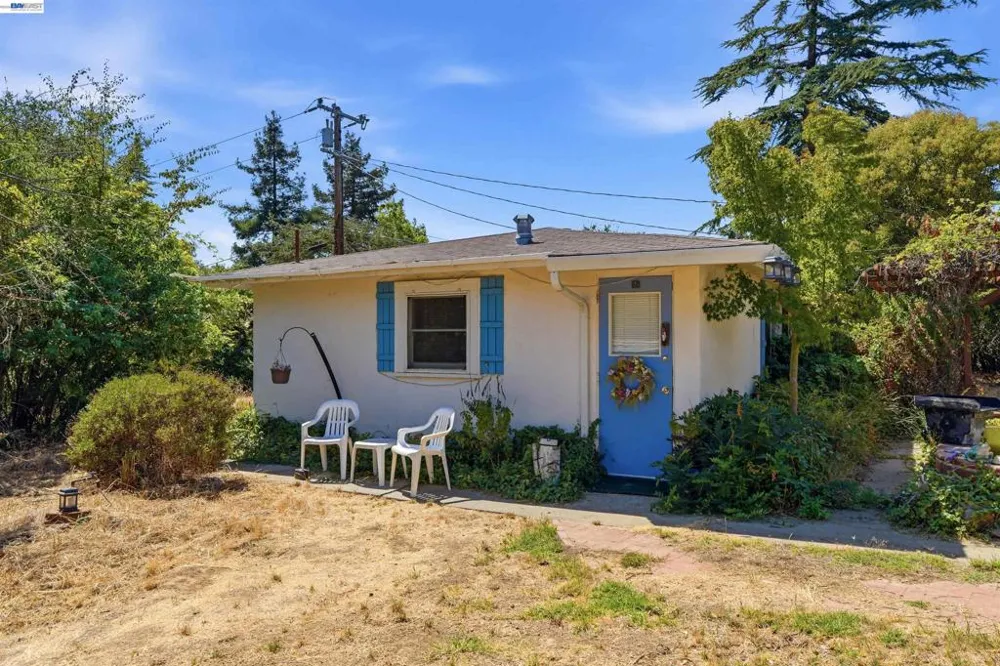 4618 Ewing Rd Castro Valley, CA 94546