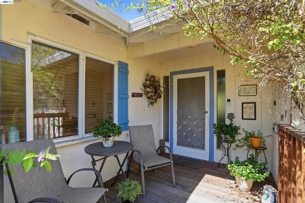 4618 Ewing Rd Castro Valley, CA 94546