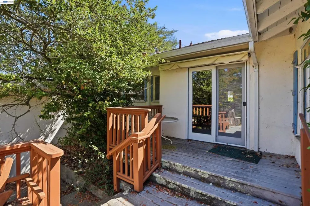 4618 Ewing Rd Castro Valley, CA 94546