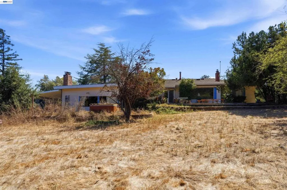 4618 Ewing Rd Castro Valley, CA 94546