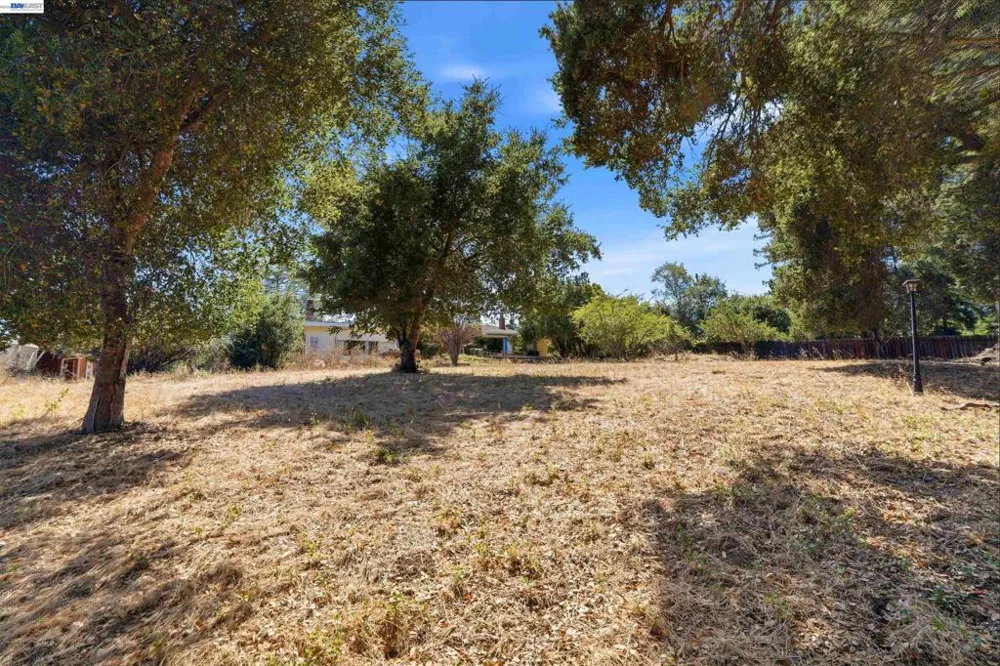 4618 Ewing Rd Castro Valley, CA 94546