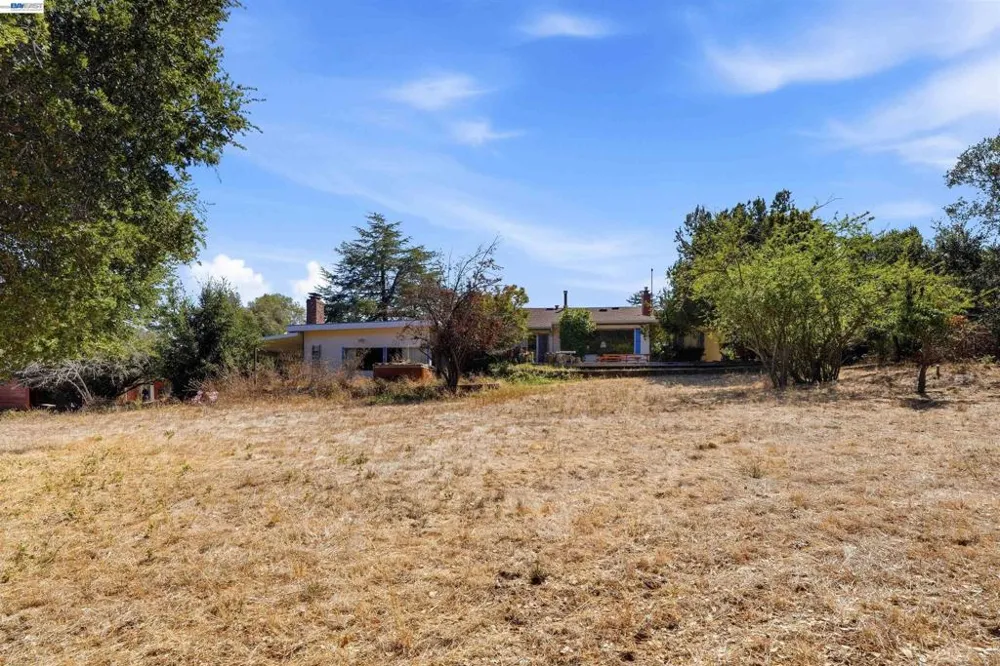 4618 Ewing Rd Castro Valley, CA 94546