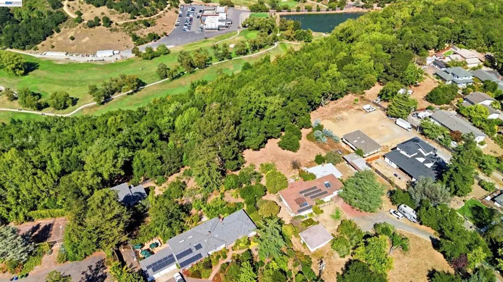 4618 Ewing Rd Castro Valley, CA 94546