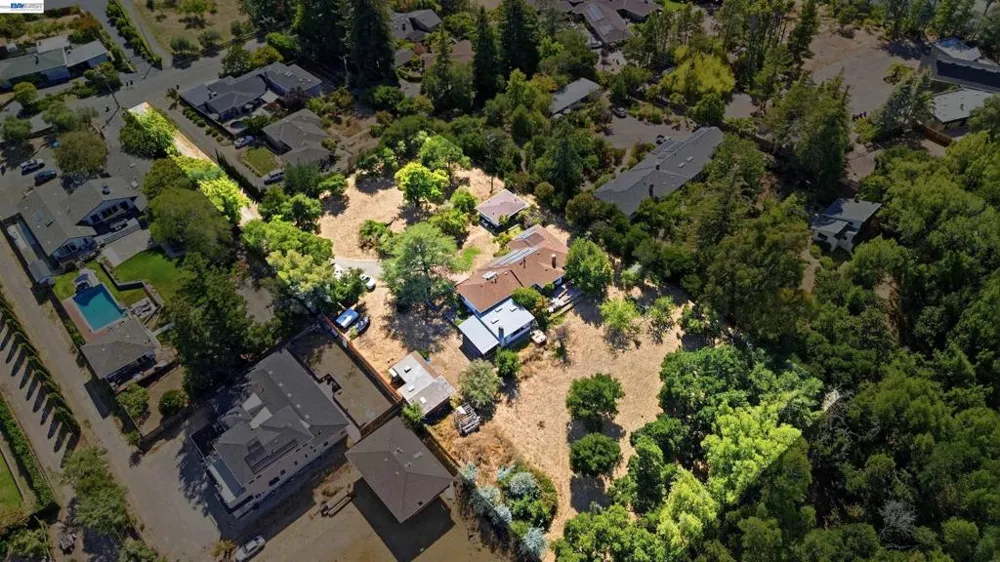 4618 Ewing Rd Castro Valley, CA 94546