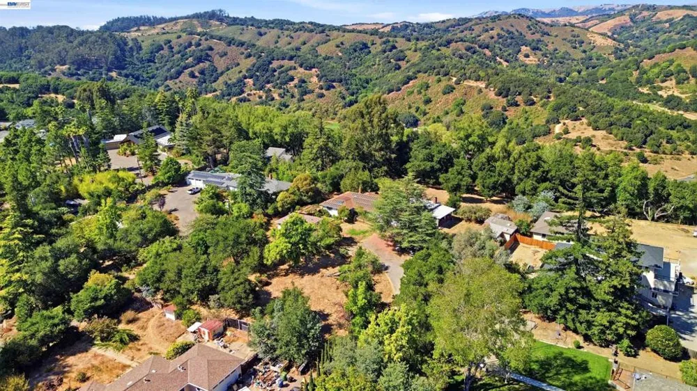 4618 Ewing Rd Castro Valley, CA 94546