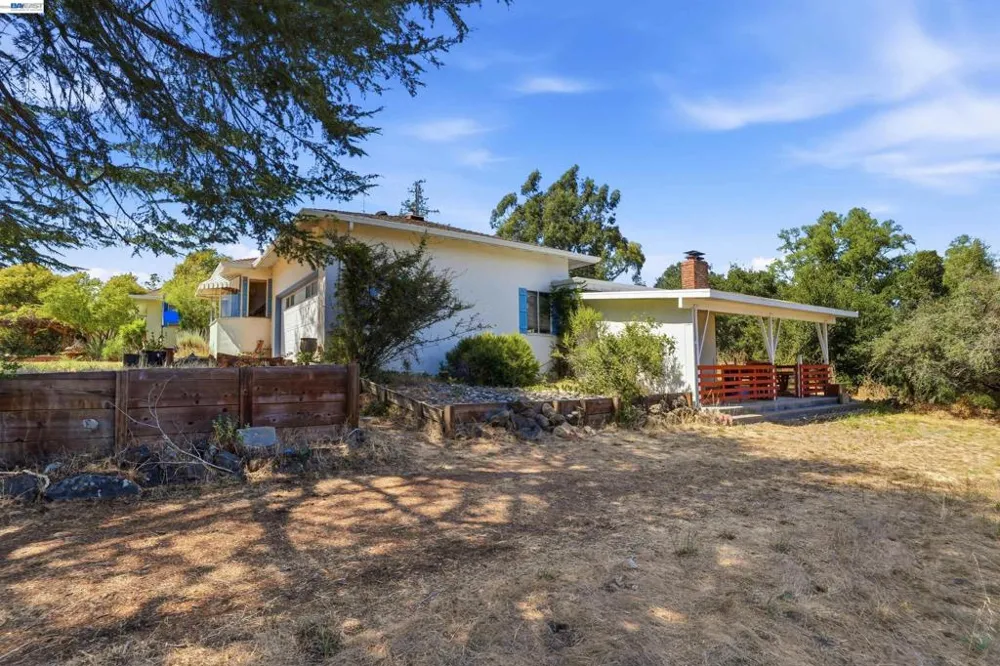 4618 Ewing Rd Castro Valley, CA 94546