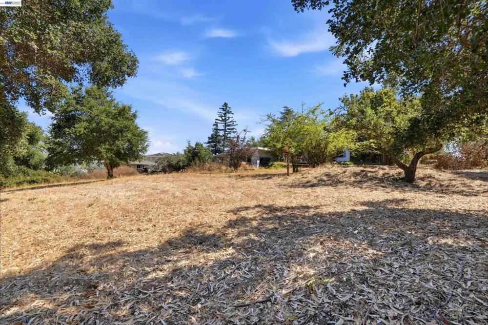 4618 Ewing Rd Castro Valley, CA 94546