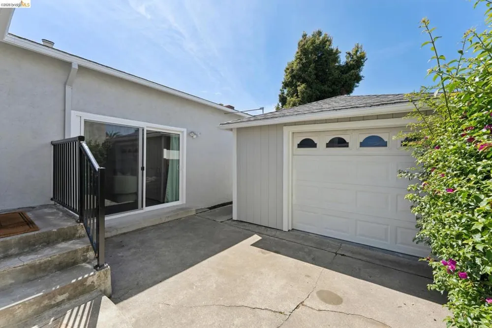 673 39Th St Richmond, CA 94805