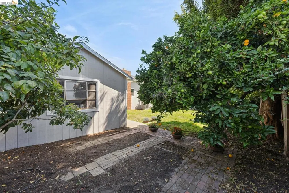 673 39Th St Richmond, CA 94805