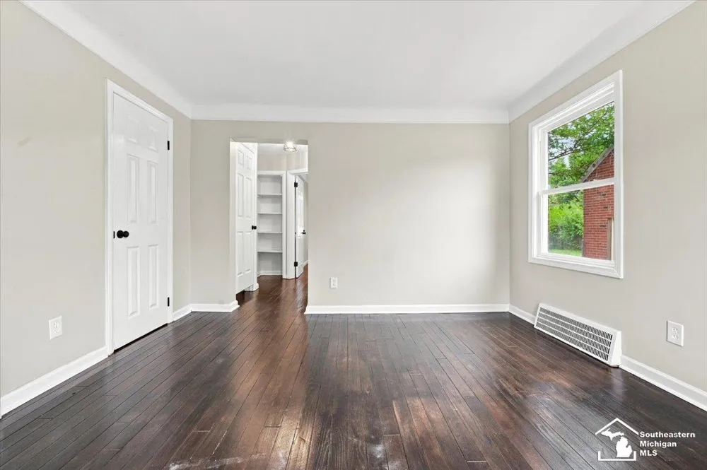 16053 Bringard Drive Detroit City, MI 48205