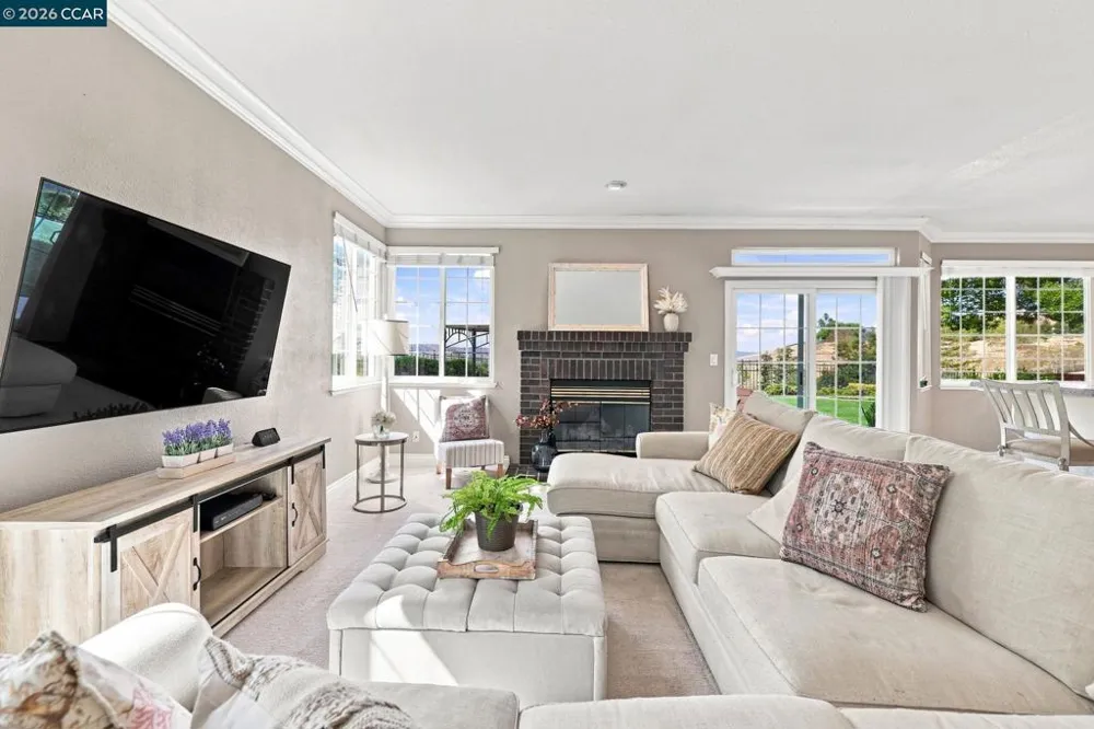 308 Ahwanee Lane Clayton, CA 94517