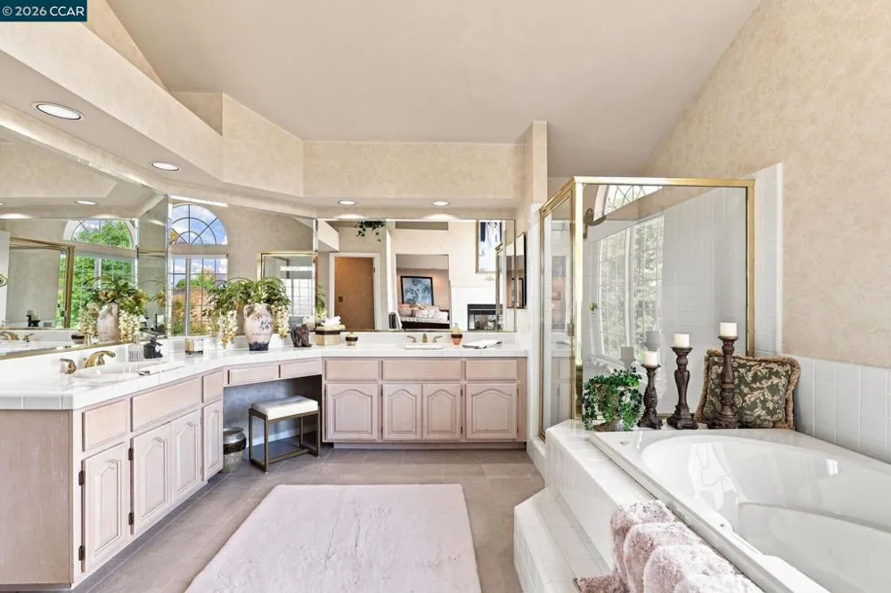 308 Ahwanee Lane Clayton, CA 94517