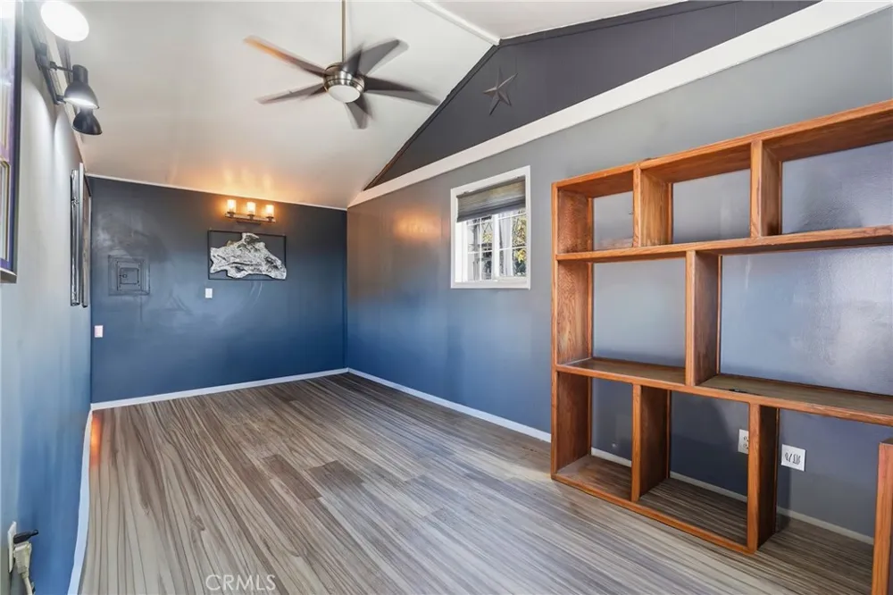 9930 Wealtha Sun Valley, CA 91352