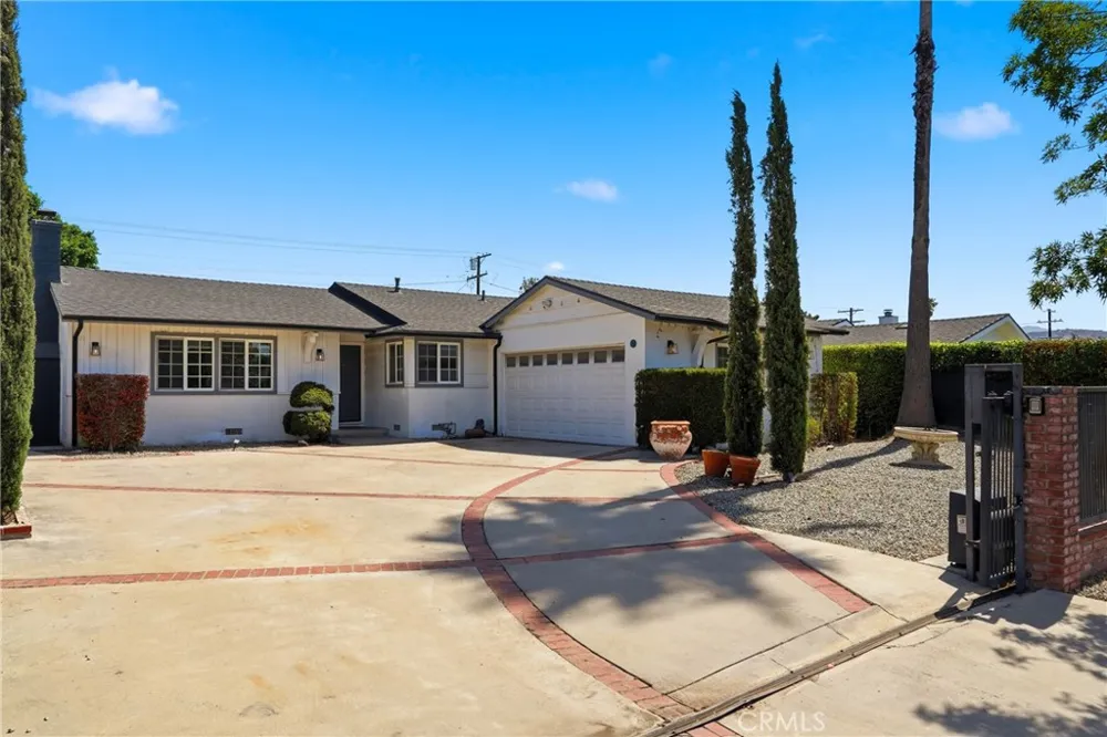 9930 Wealtha Sun Valley, CA 91352