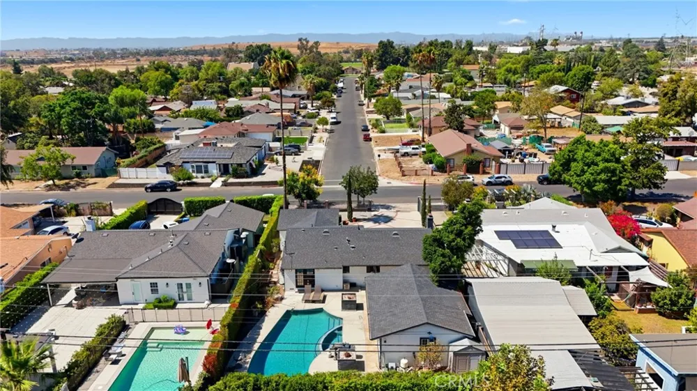 9930 Wealtha Sun Valley, CA 91352