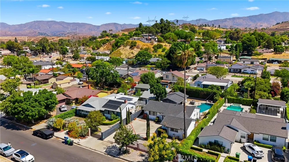 9930 Wealtha Sun Valley, CA 91352