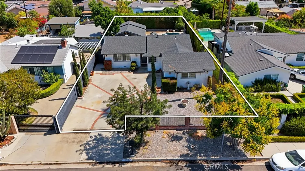 9930 Wealtha Sun Valley, CA 91352
