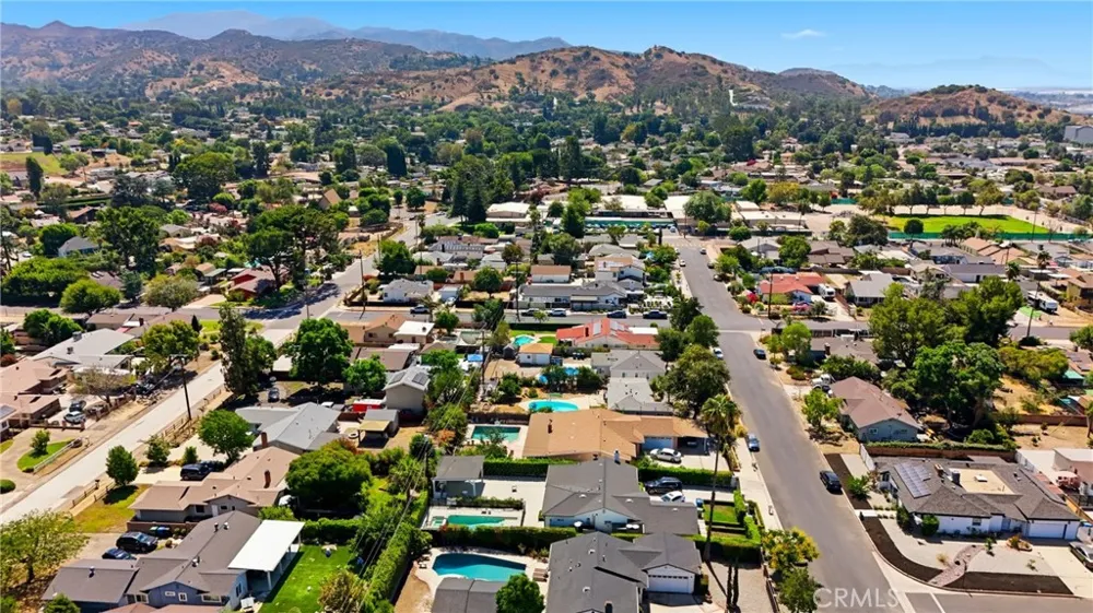 9930 Wealtha Sun Valley, CA 91352