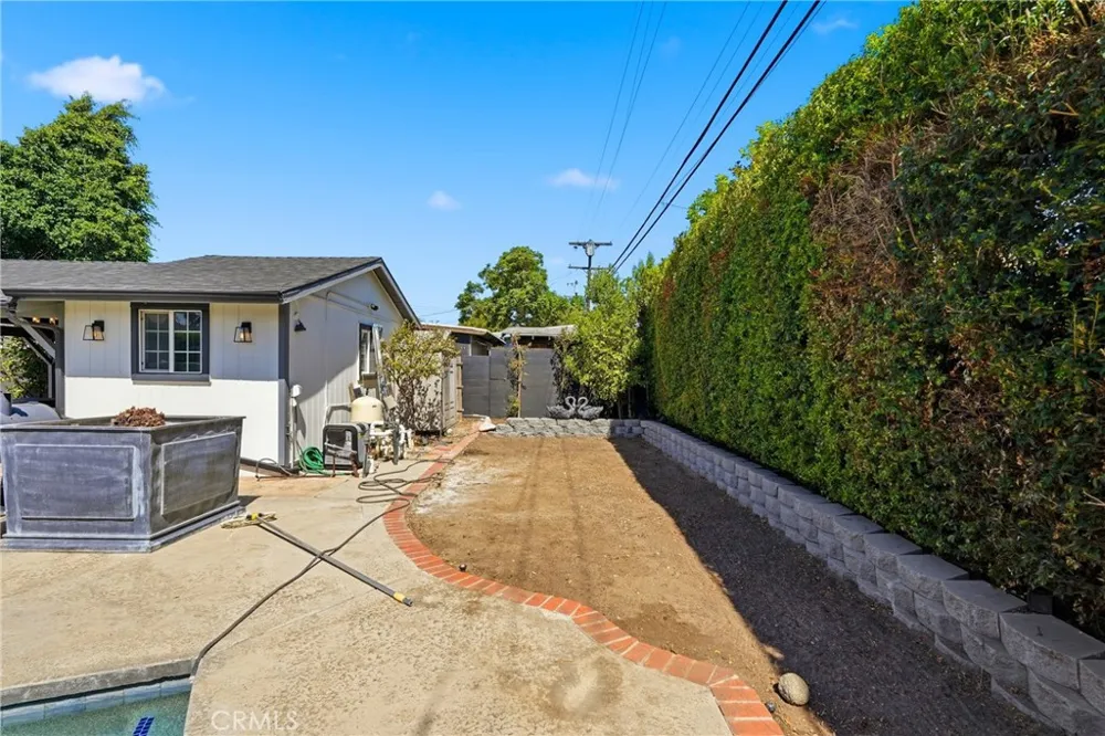 9930 Wealtha Sun Valley, CA 91352