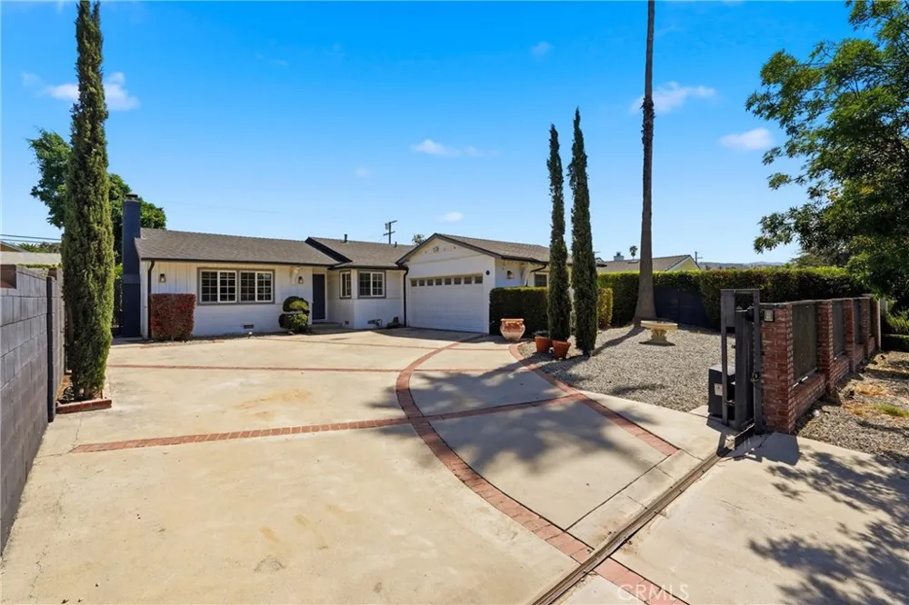 9930 Wealtha Sun Valley, CA 91352