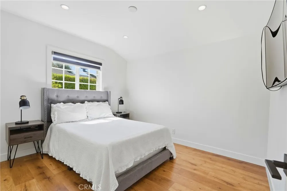 9930 Wealtha Sun Valley, CA 91352