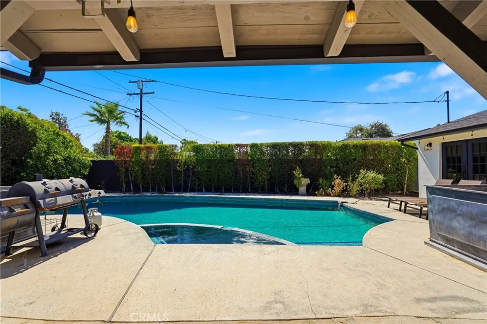 9930 Wealtha Sun Valley, CA 91352