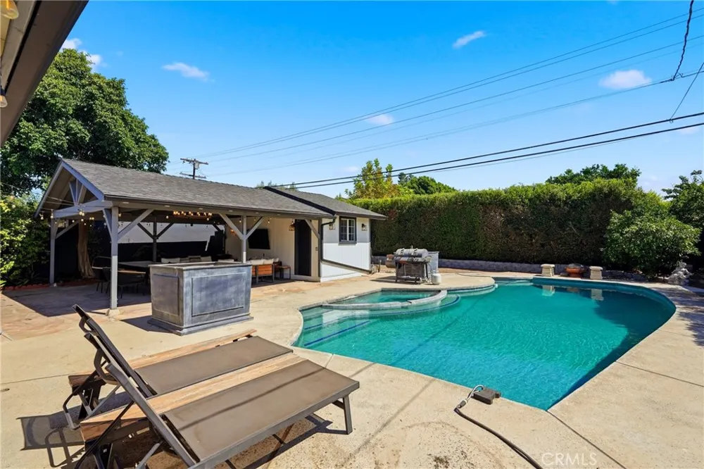 9930 Wealtha Sun Valley, CA 91352