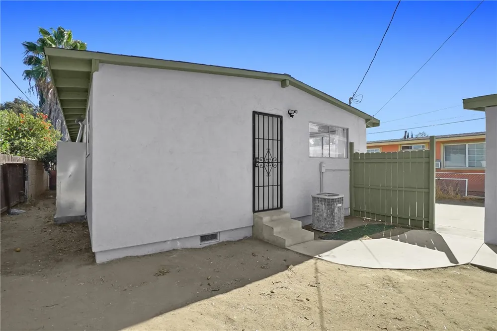 371 Fowler Pomona, CA 91766