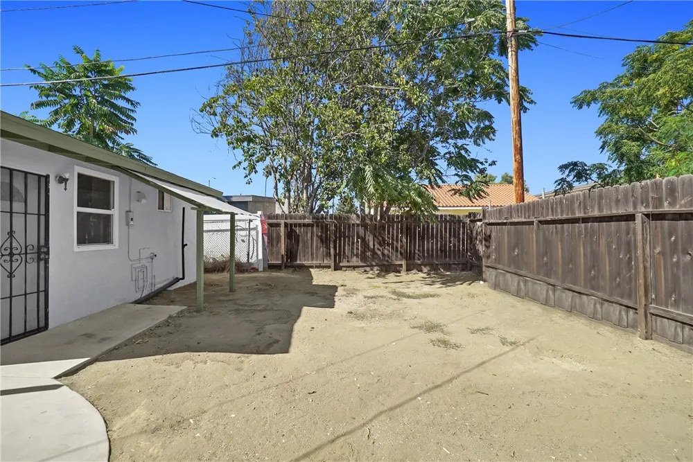 371 Fowler Pomona, CA 91766