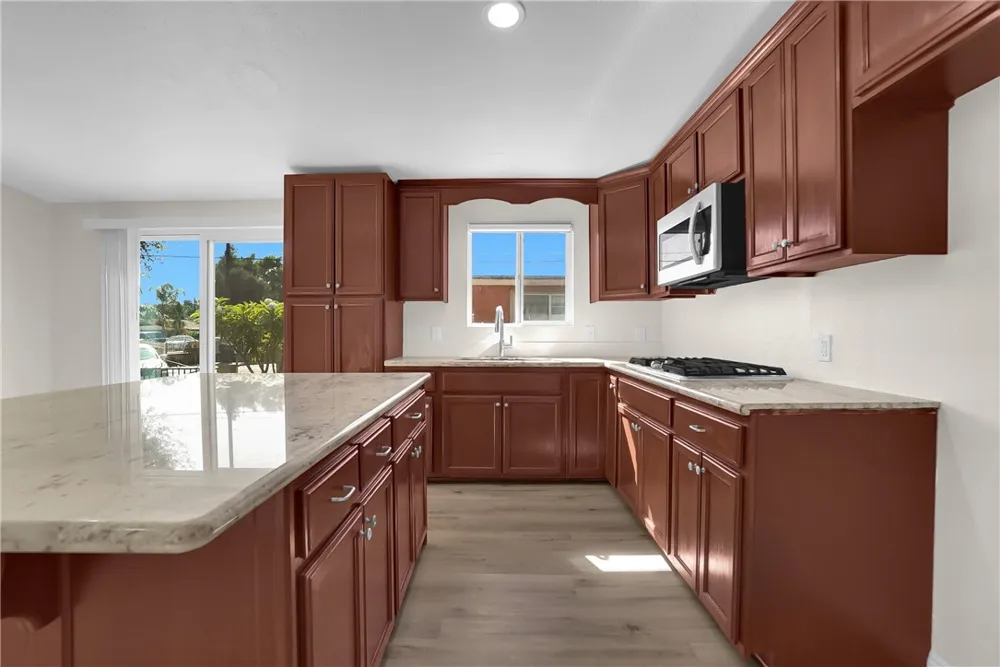 371 Fowler Pomona, CA 91766