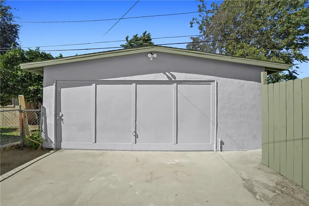 371 Fowler Pomona, CA 91766