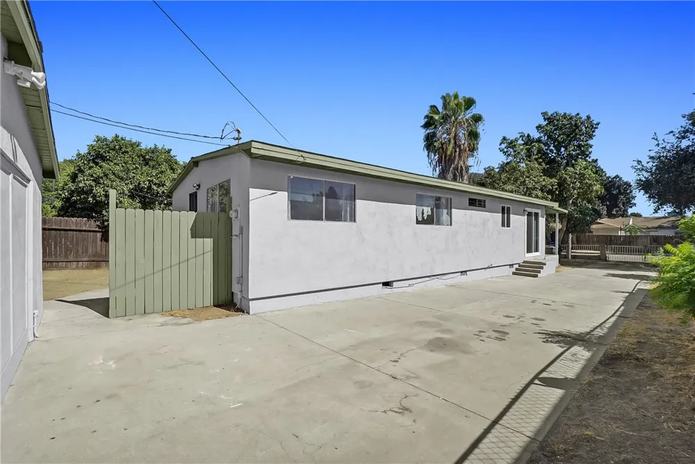 371 Fowler Pomona, CA 91766