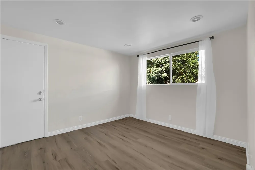 371 Fowler Pomona, CA 91766
