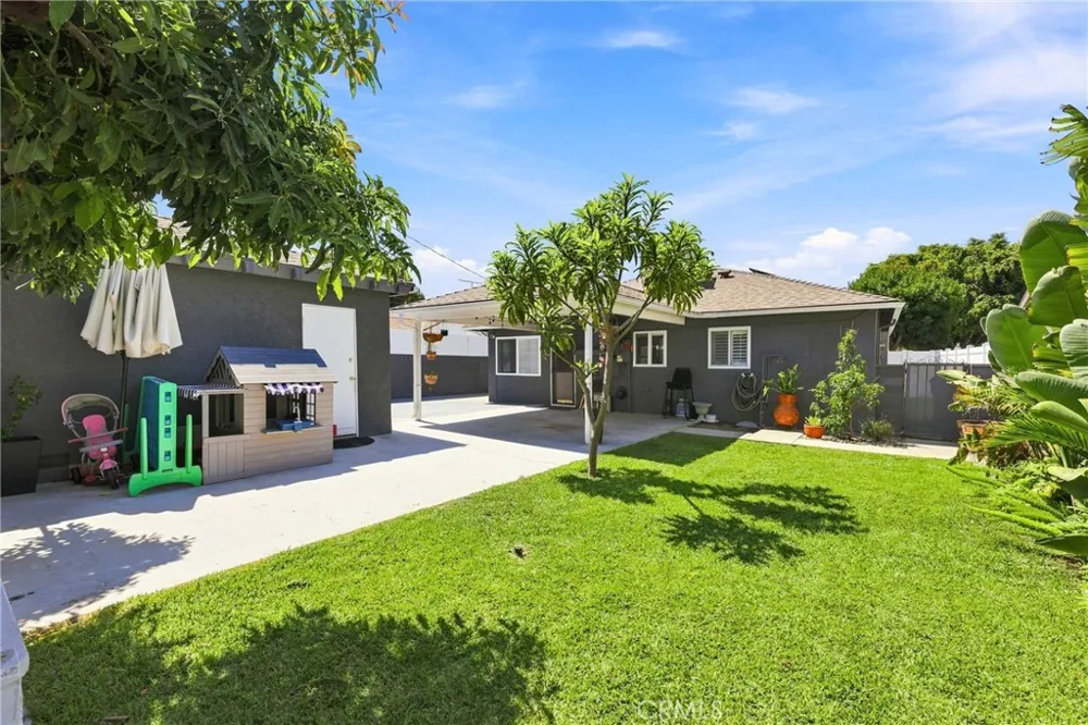 8317 Cheyenne Downey, CA 90242