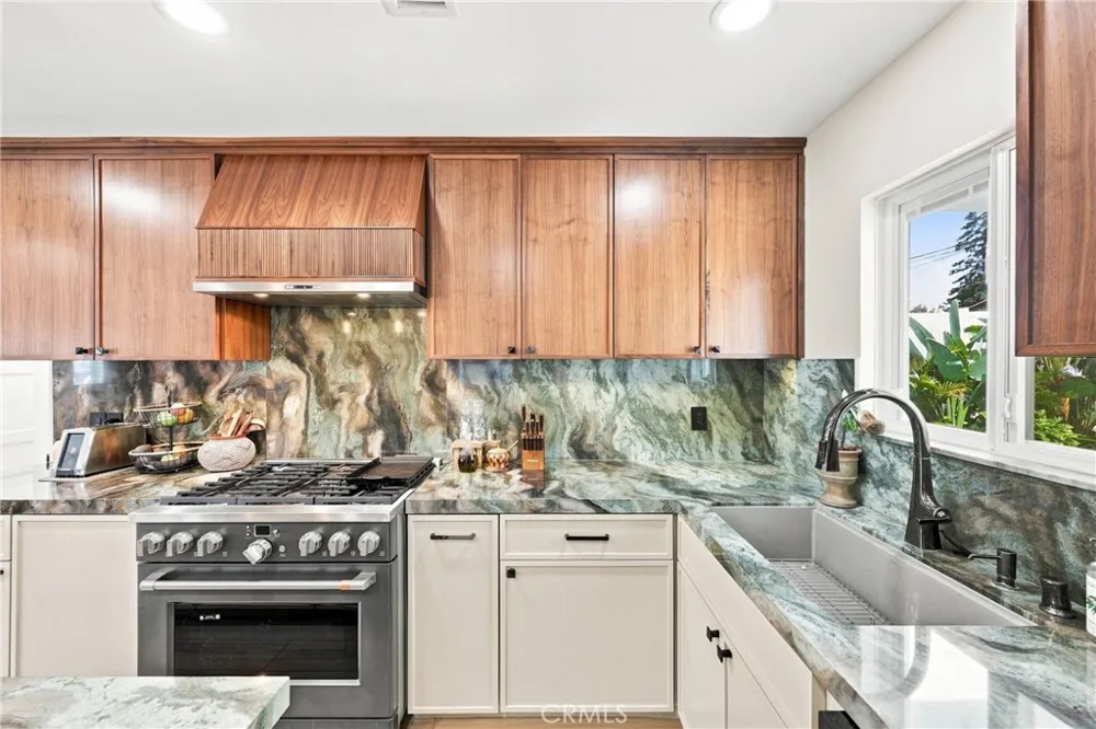 8317 Cheyenne Downey, CA 90242