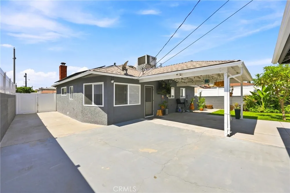 8317 Cheyenne Downey, CA 90242