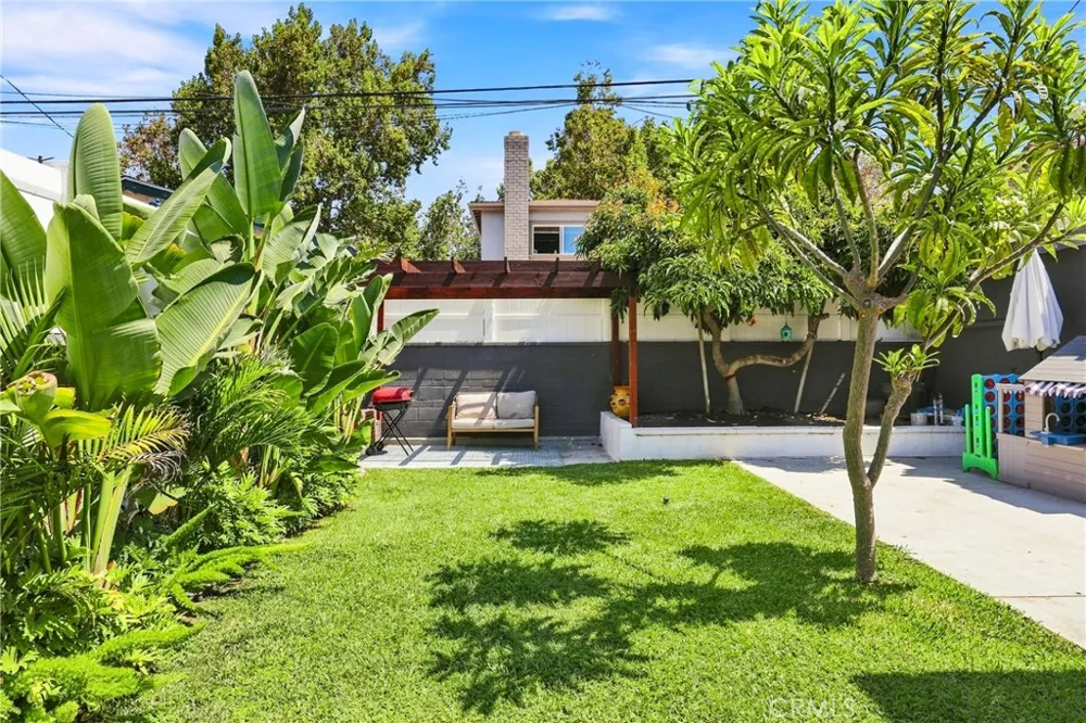 8317 Cheyenne Downey, CA 90242