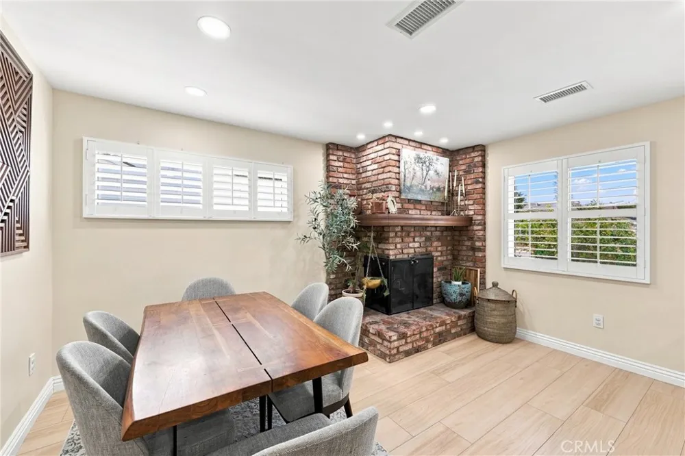 8317 Cheyenne Downey, CA 90242