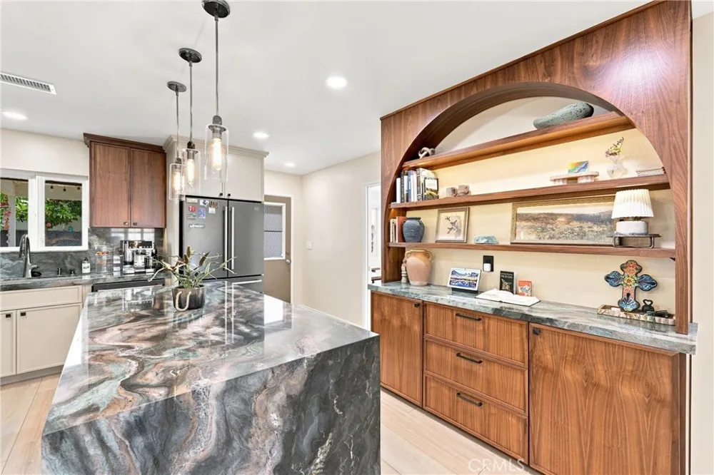 8317 Cheyenne Downey, CA 90242