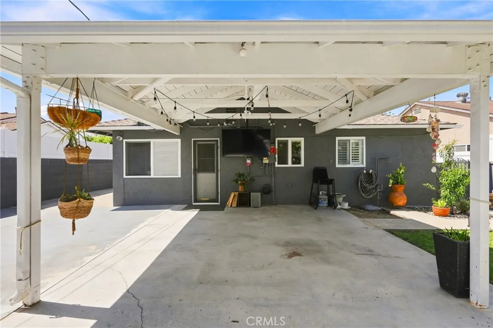 8317 Cheyenne Downey, CA 90242