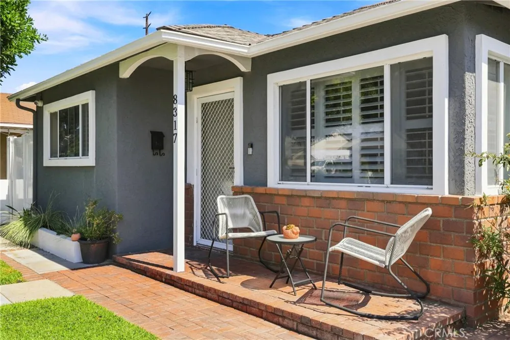 8317 Cheyenne Downey, CA 90242