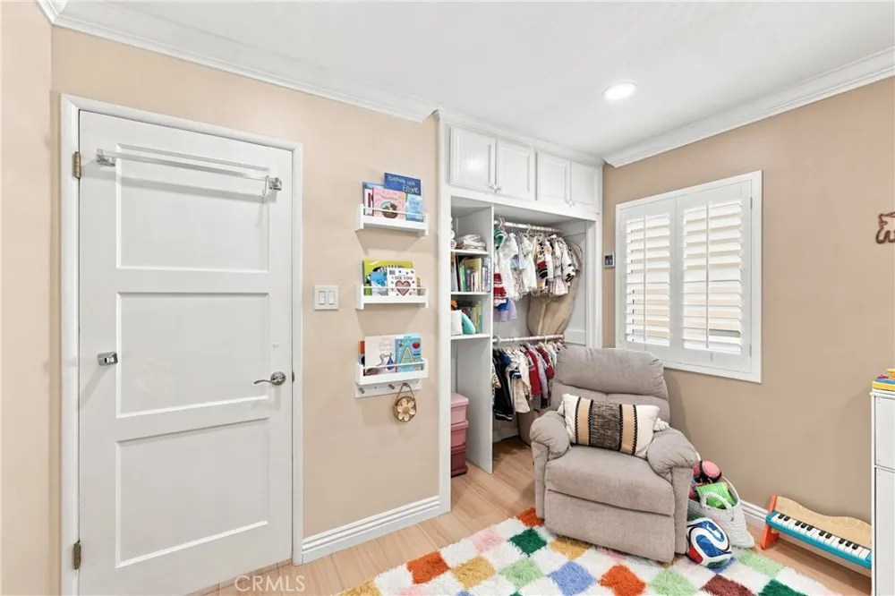 8317 Cheyenne Downey, CA 90242
