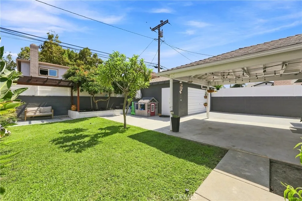 8317 Cheyenne Downey, CA 90242