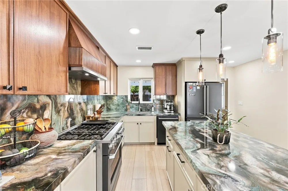8317 Cheyenne Downey, CA 90242
