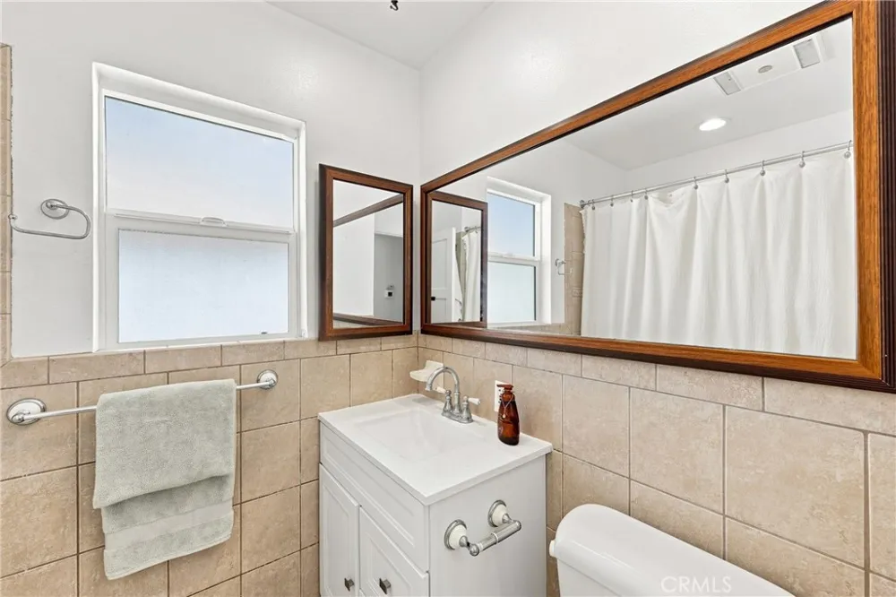 8317 Cheyenne Downey, CA 90242