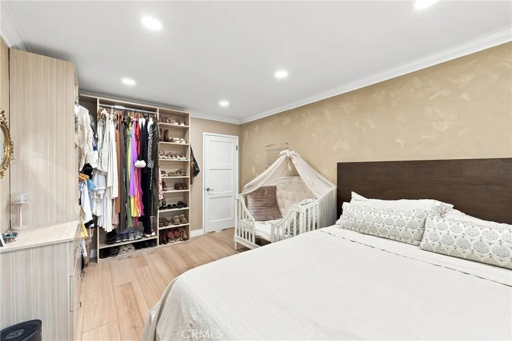 8317 Cheyenne Downey, CA 90242