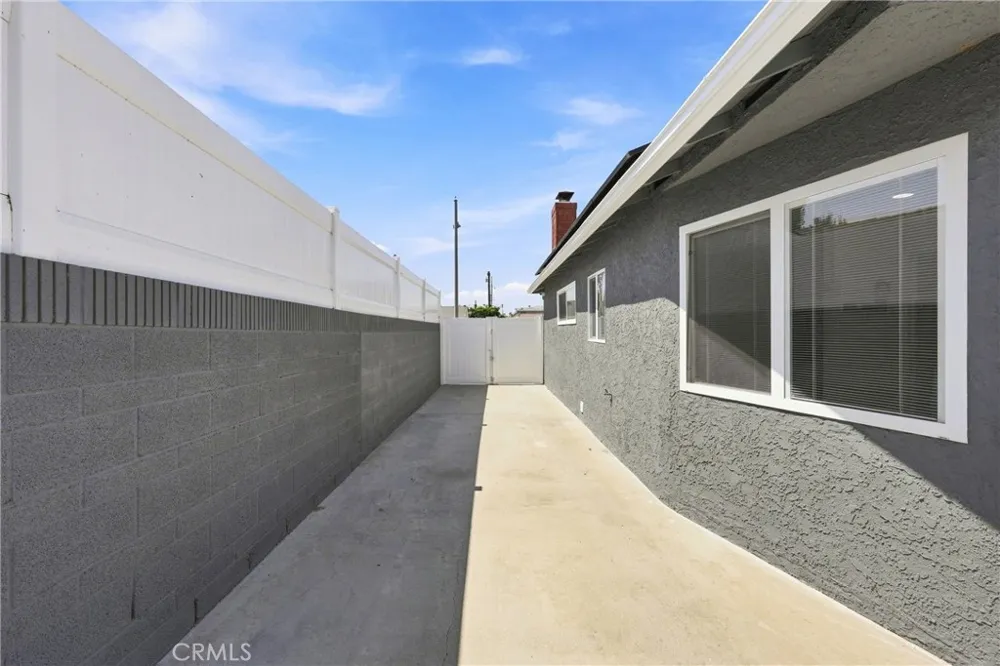 8317 Cheyenne Downey, CA 90242